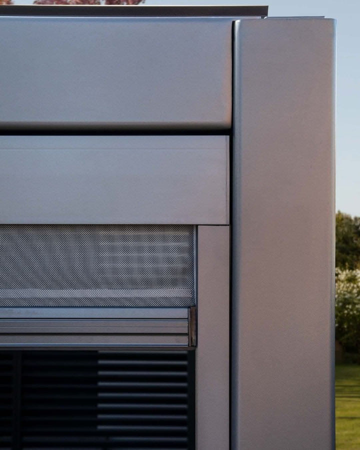 Hanso Retractable Shades